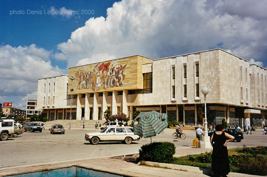 tirana skanderbeg square