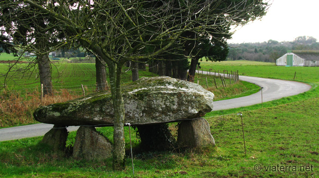 dolmen de kermorvan moustoir-ac