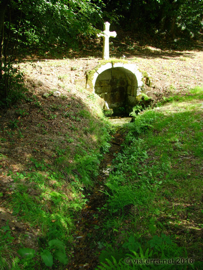 fontaine saint bedic malguenac