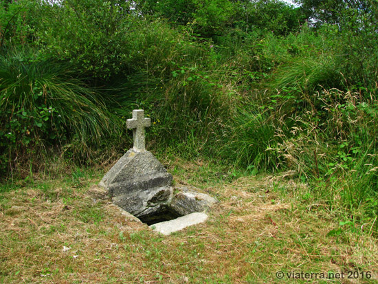 fontaine saint gildas jarnay