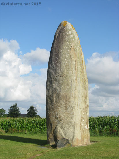 menhir champ dolent