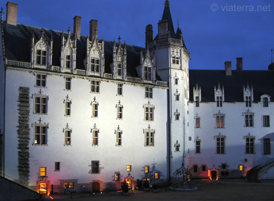 cour chateau des ducs de bretagne