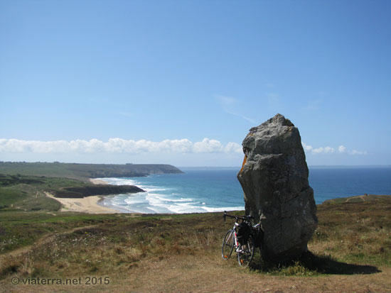 menhir lostmarch plage palue