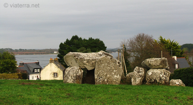 saint cado belz dolmen de kerhuen