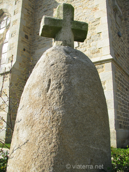 stele gauloise reguiny