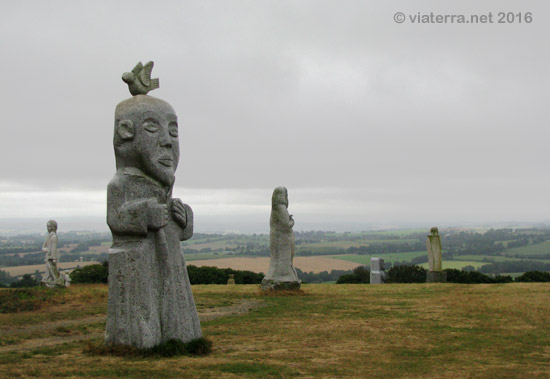 vallee des saints carnoet