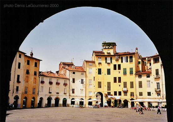 lucca piazza