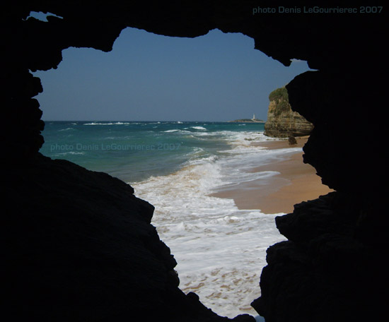 shape of africa between rocks