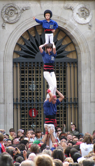 pillar castellers gracia