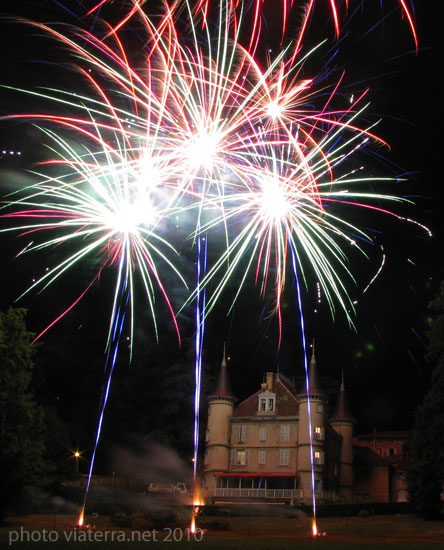 feu d'artifice 14 juillet jujurieux chateau