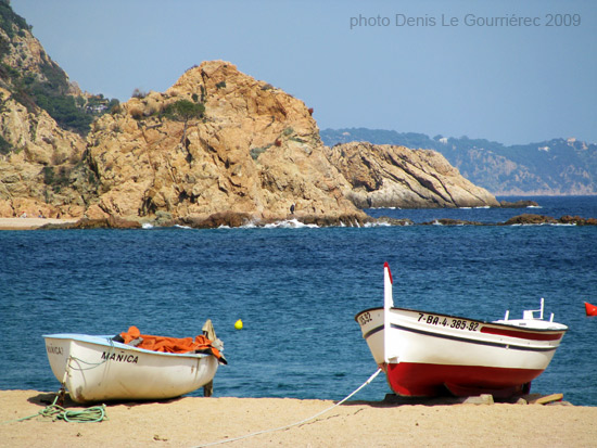 boats beach tossa de mar